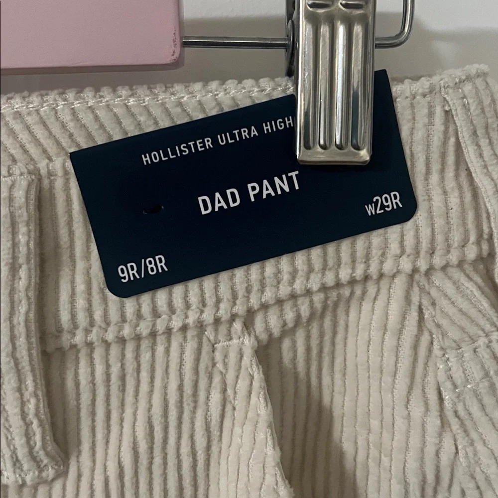 Hollister women’s ultra high-rise Dad Pant Cream corduroy size 9 waist 29 NEW